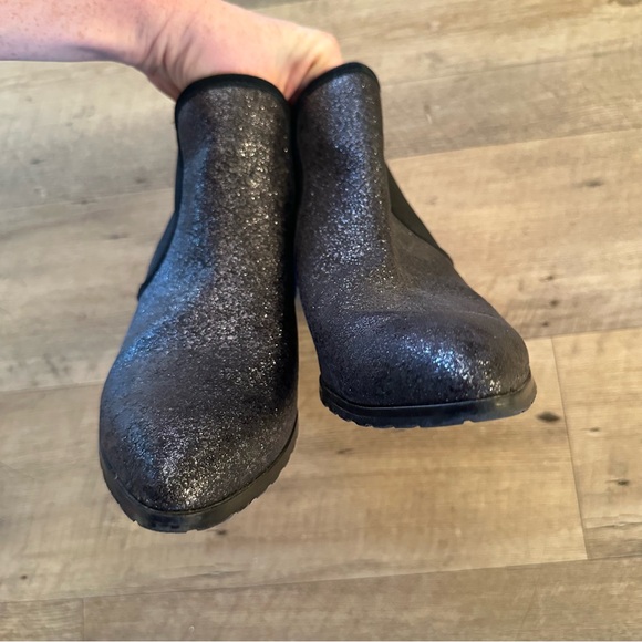 Donald J Pliner Darla Black Sparkle Suede Heeled Booties - Picture 6 of 12